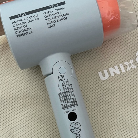 Korea Fashion Compact Folding Handle Travel Hair Dryer- Dual Voltage - Picture 8 of 11